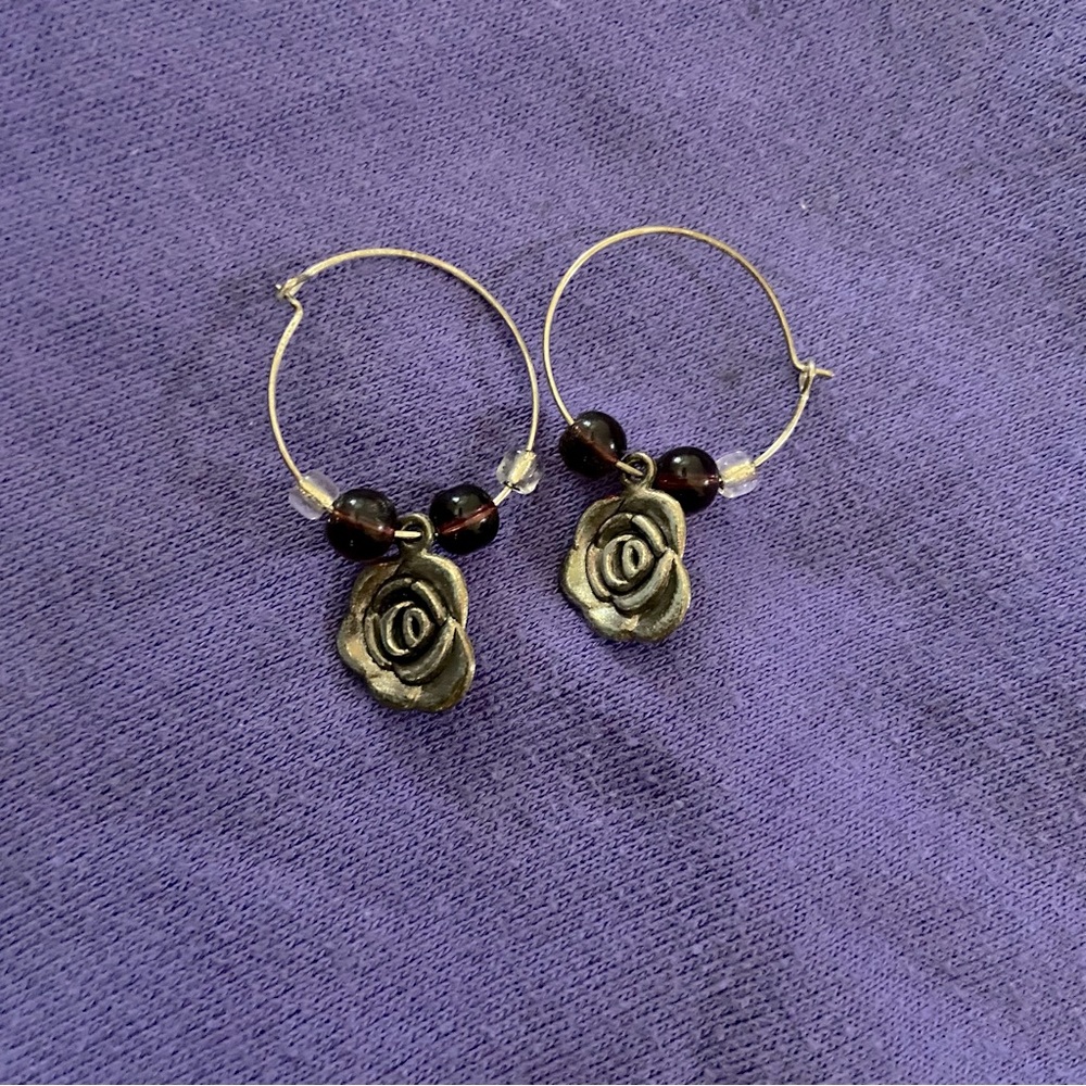 Silver/purple rose hoop earrings